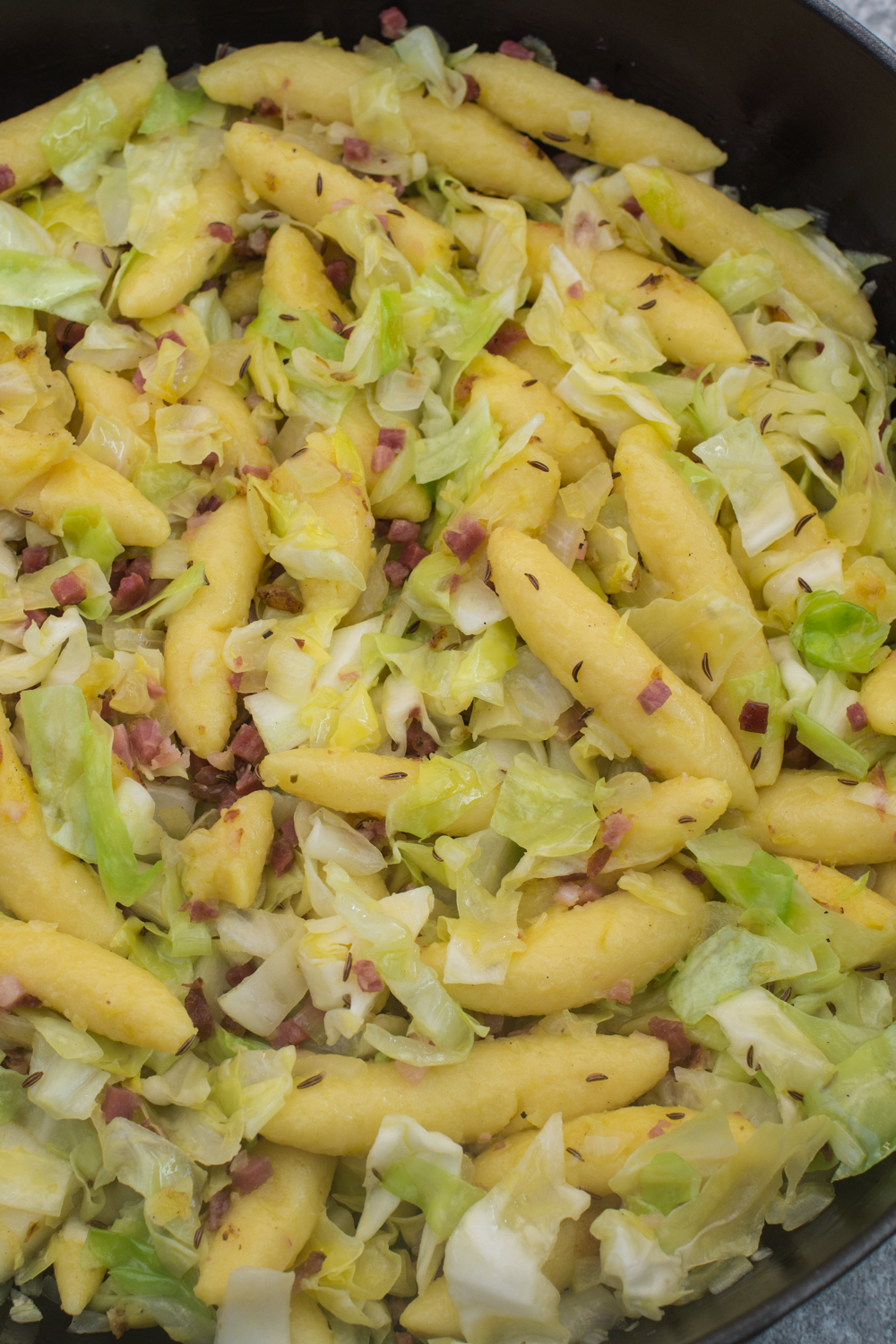 Schupfnudelpfanne mit Spitzkohl