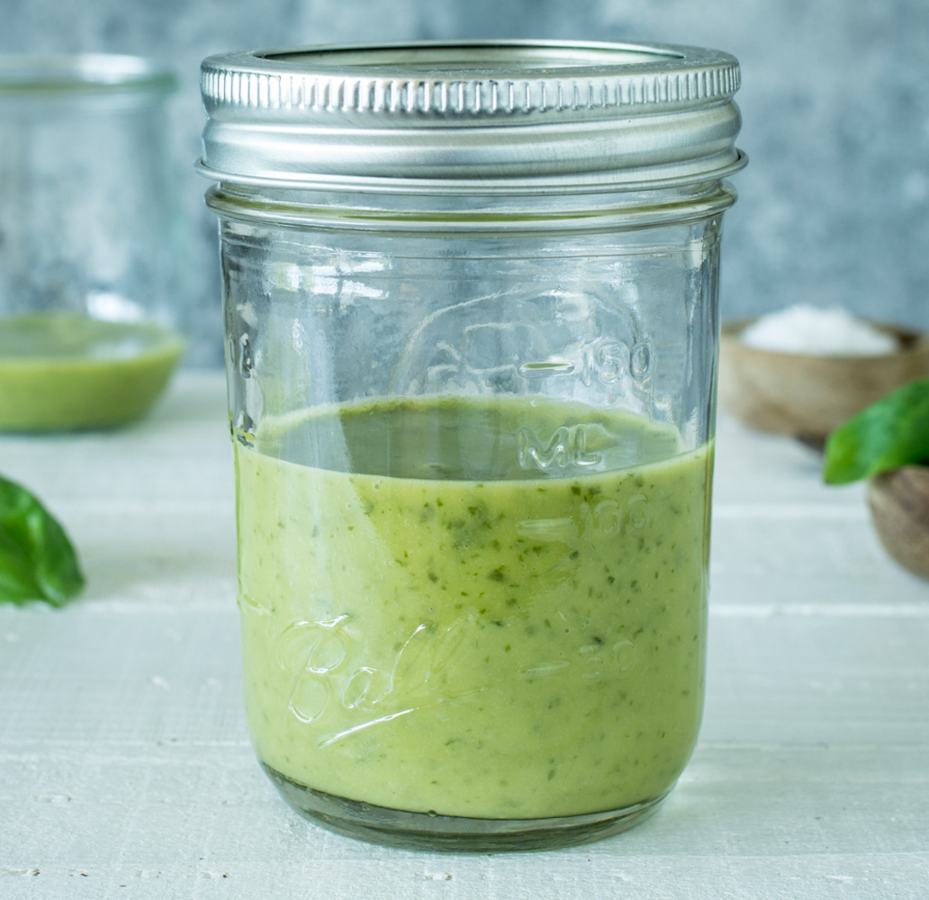 Basilikum-Dressing: Das perfekte Sommer-Dressing - LieberBacken Basilikum-Dressing: Das perfekte Sommer-Dressing - LieberBacken