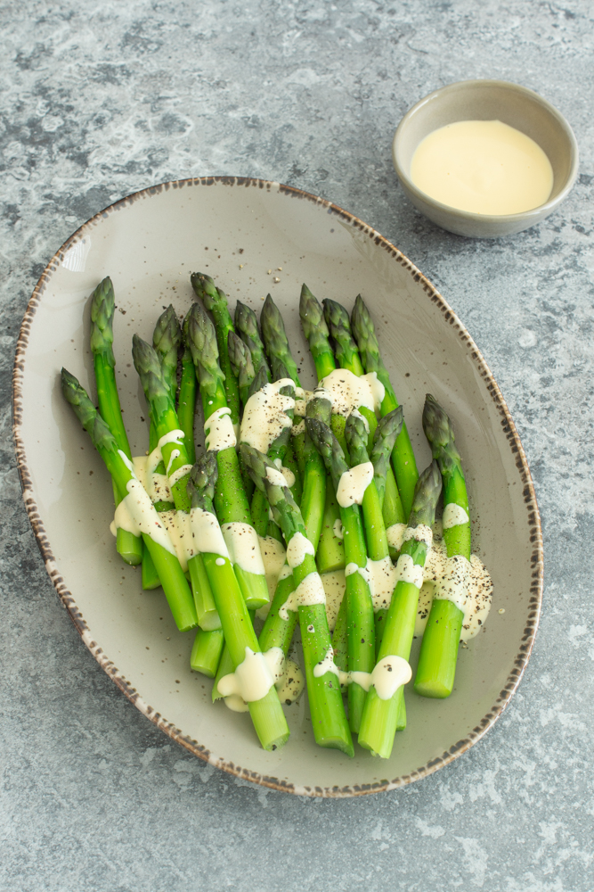 Spargel mit Sauce Hollandaise