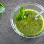 Pesto mit Zitronenmelisse und Parmesan