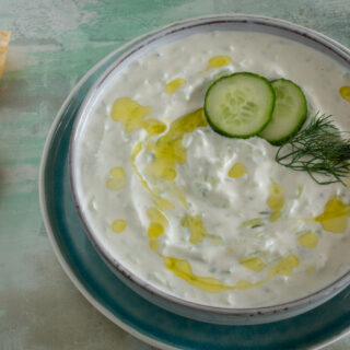 Sommerlicher Dip: Tzatziki