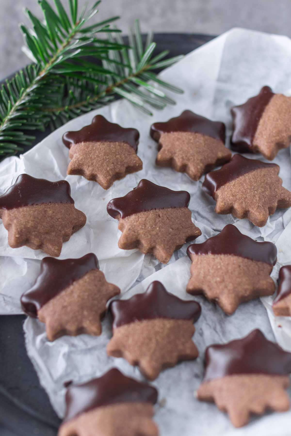 Einfache Weihnachtskekse mit Schokolade - Schokosterne