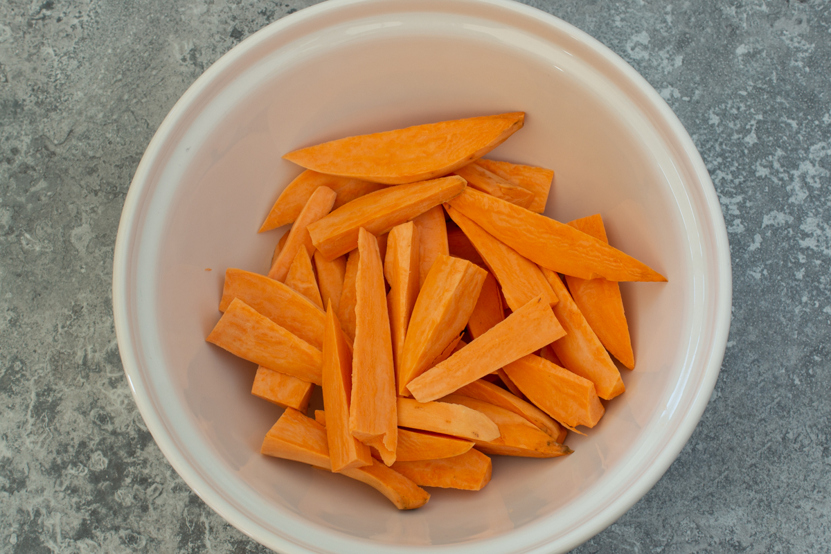 Süßkartoffel-Spalten aus dem Ofen