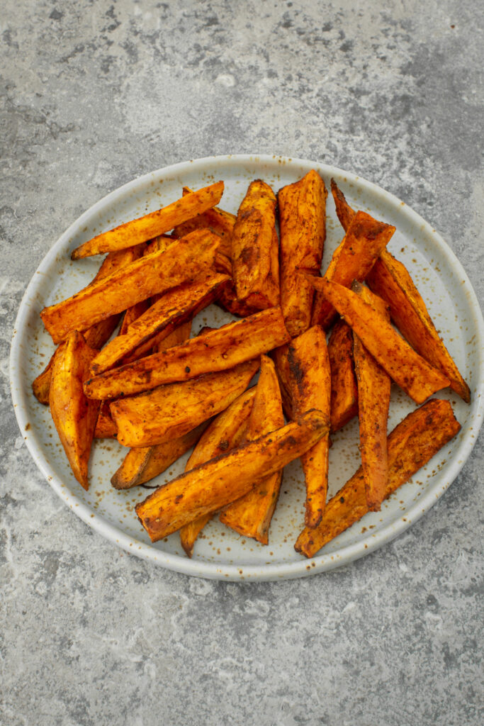 Würzige Süßkartoffel Wedges vom Blech - einfaches Rezept