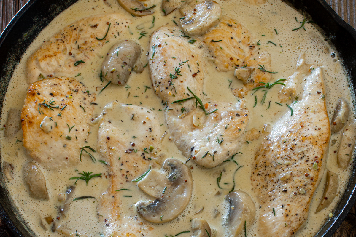 Cremiges Champignon-Huhn in der Pfanne - LieberBacken