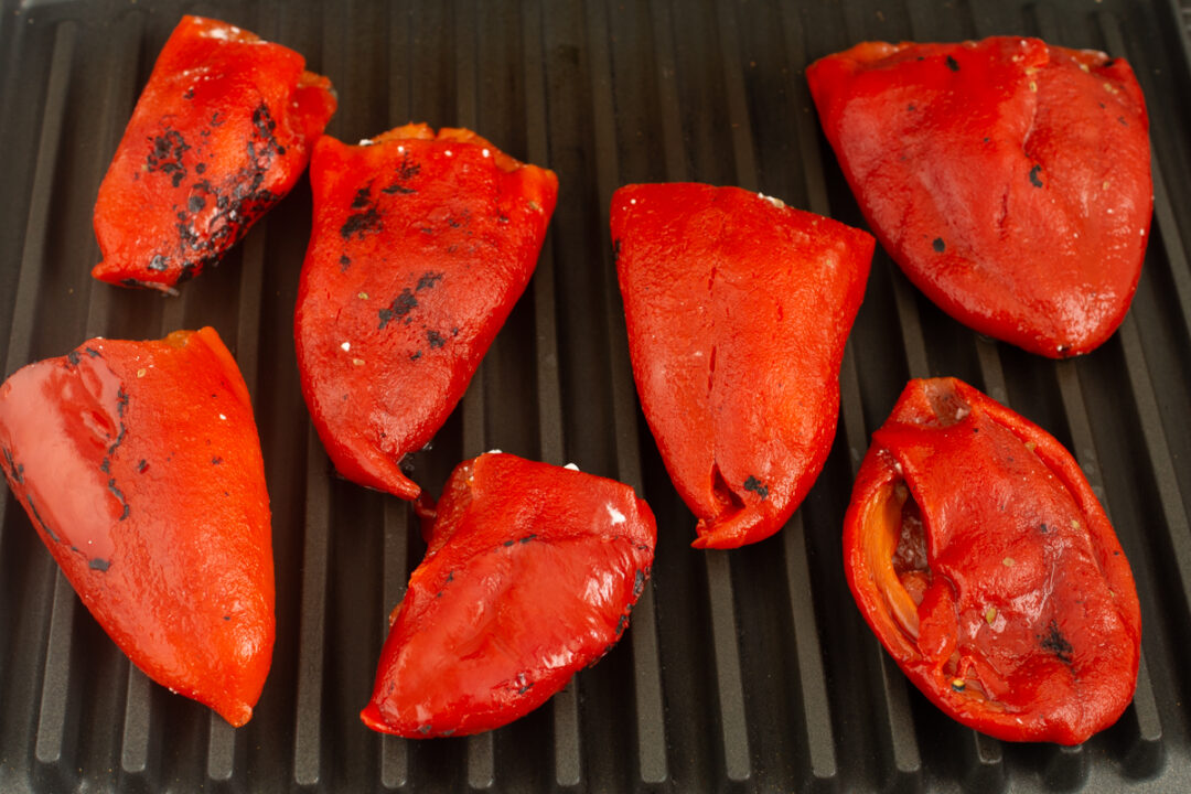 Eingelegte Grillpaprika mit Feta - vom Kontaktgrill - LieberBacken