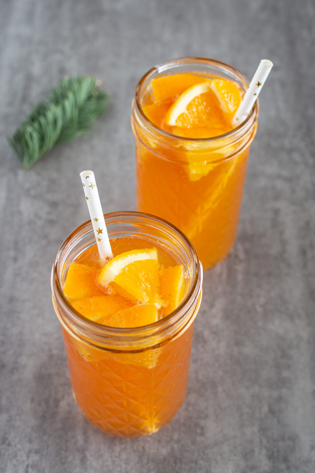 Weihnachtlicher Cocktail mit Orangenlikör - LieberBacken