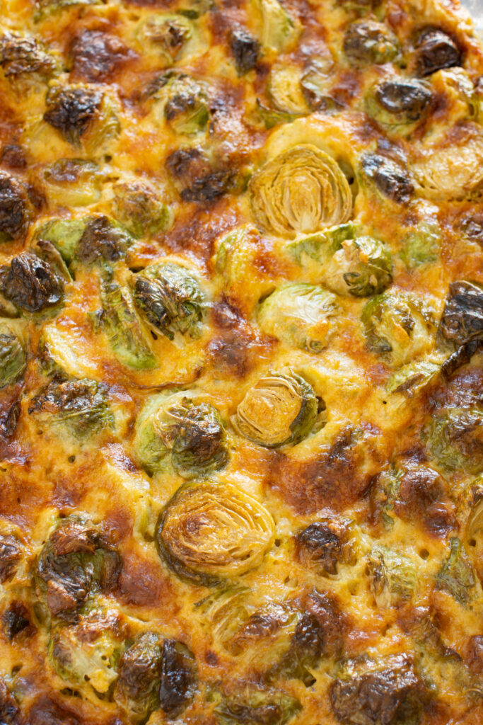 Cremiger Rosenkohl-Auflauf mit Käse - LieberBacken