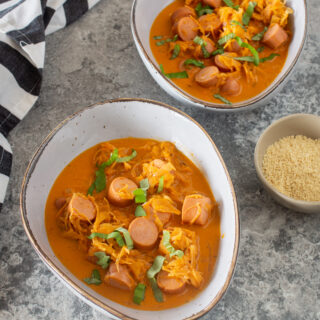 Sauerkrautsuppe mit Würstchen | 20 Minuten Rezept