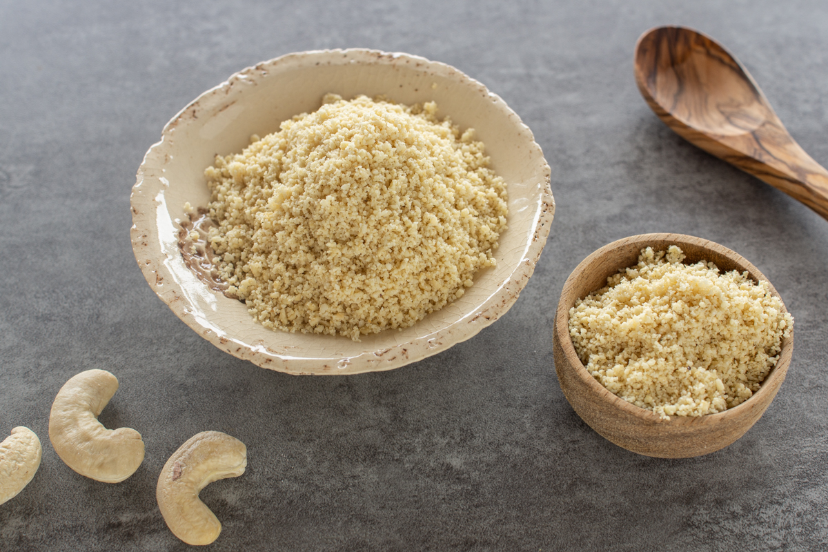 Parmesan mit Cashews und Hefeflocken