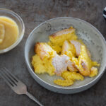 Einfacher Polenta-Auflauf | Glutenfreier Polentaschmarrn mit Apfelmus