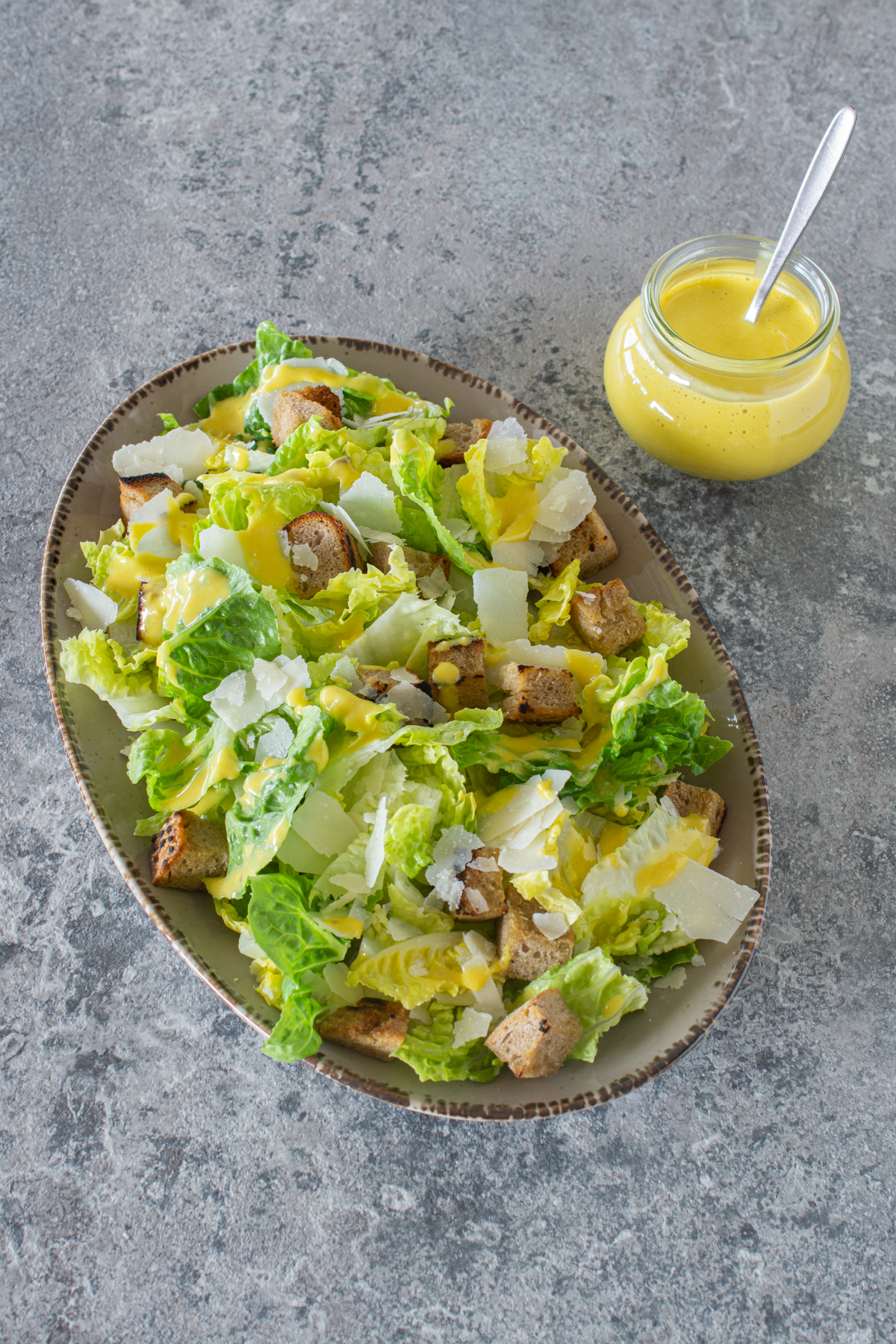 Caesar Salad mit Dressing | Klassisches Rezept