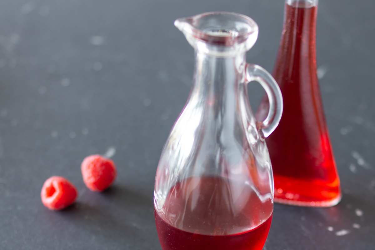 Fruchtiger Himbeeressig | Fruchtessig ansetzen - LieberBacken Fruchtiger Himbeeressig | Fruchtessig ansetzen - LieberBacken