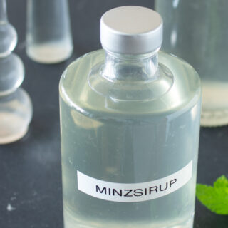 Minzsirup selber machen mit Pfefferminze