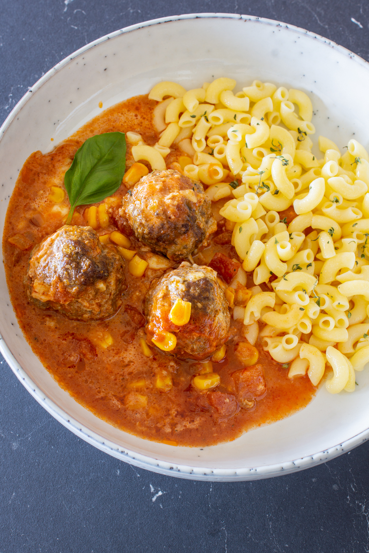 Fleischbällchen in Tomatensauce aus dem Ofen