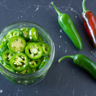 Jalapenos einlegen - einfaches Rezept