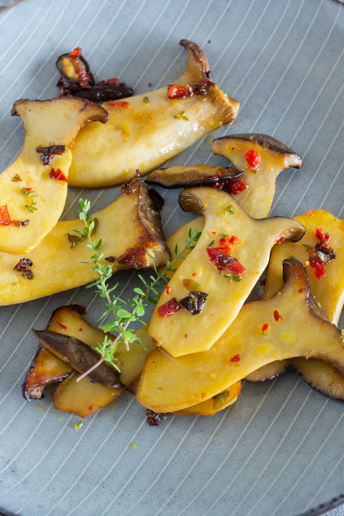 Gebratene Kräuterseitlinge in Chili-Marinade