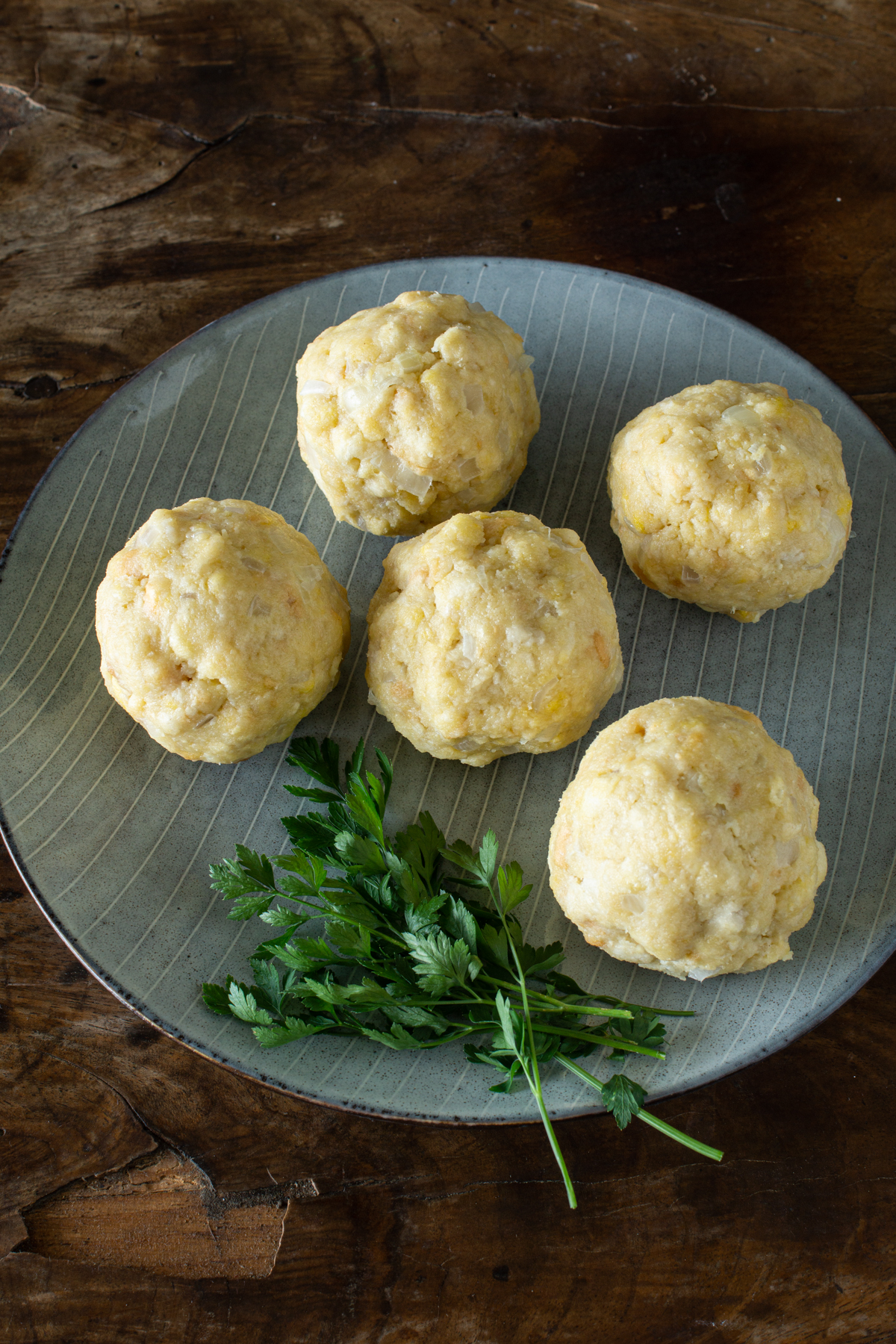 Geformte Semmelknödel - nur noch kochen