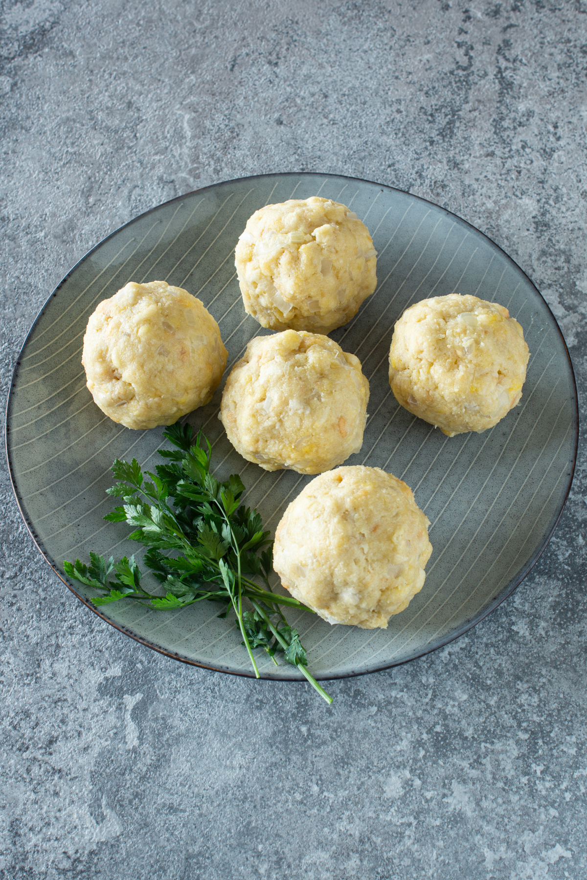 Fertig geformte Semmelknödel | Grundrezept