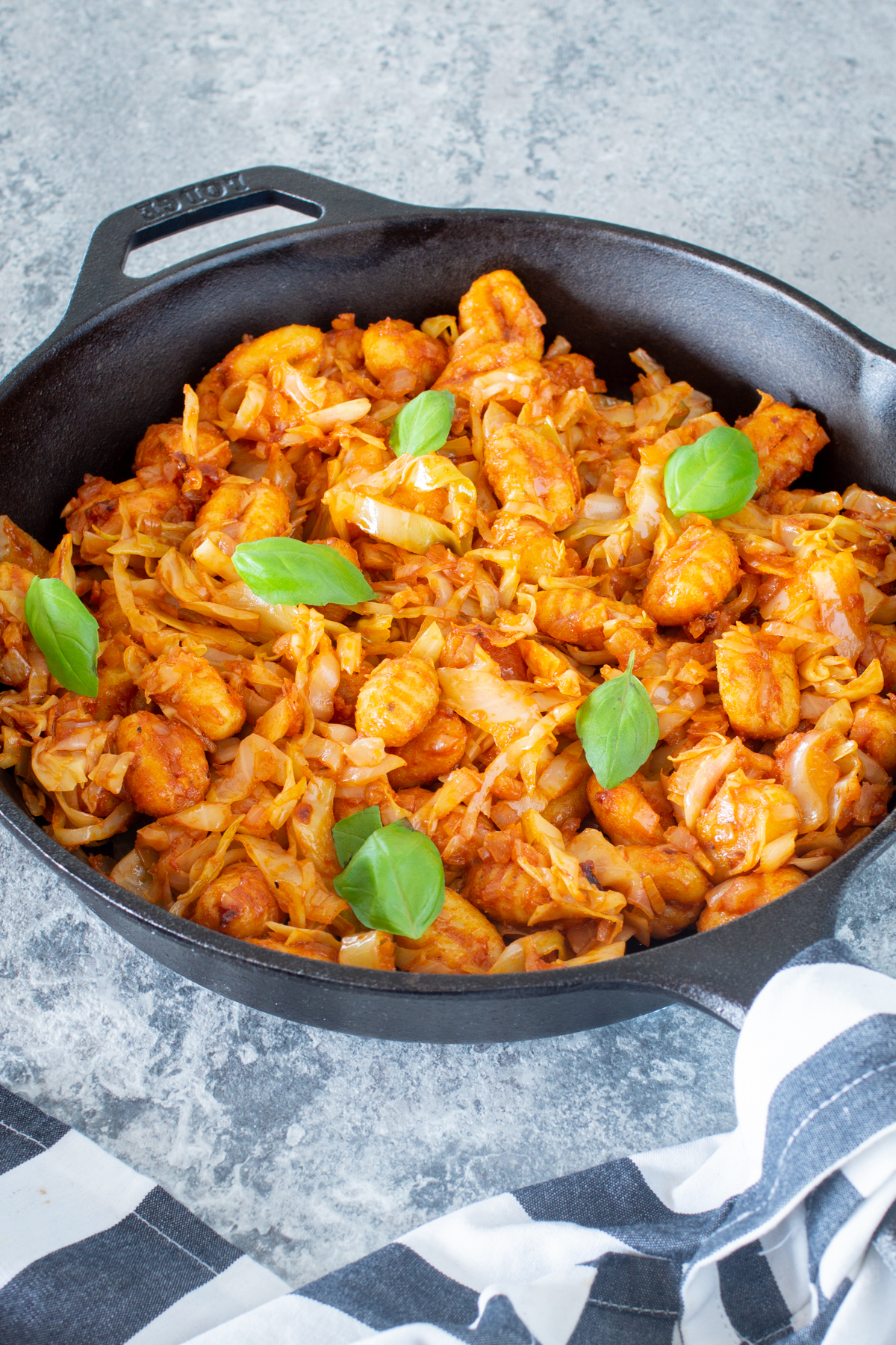 Schnell angebratene Gnocchi mit Sauerkraut