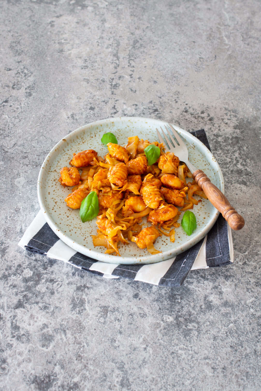 Gnocchi-Pfanne mit Kraut und Speck - LieberBacken
