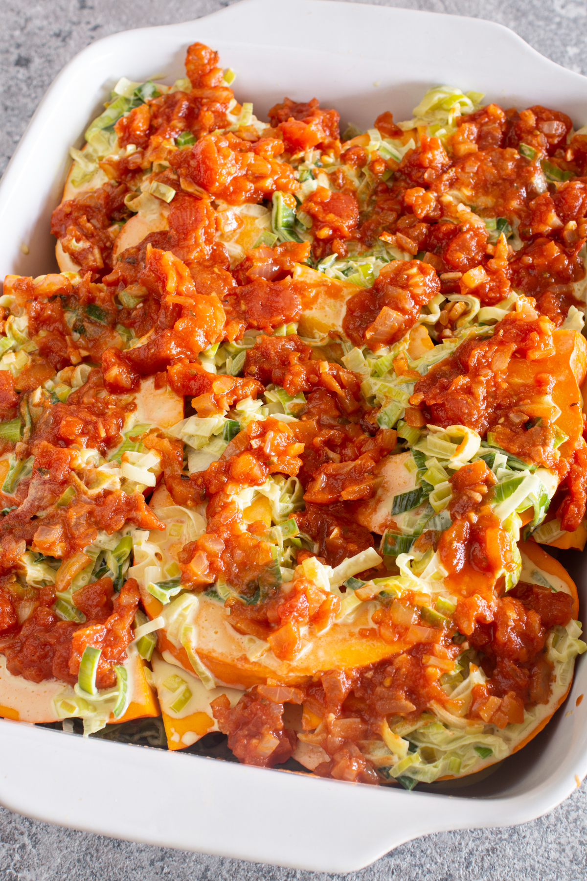 Vegetarischer Kürbisauflauf mit Lauch
