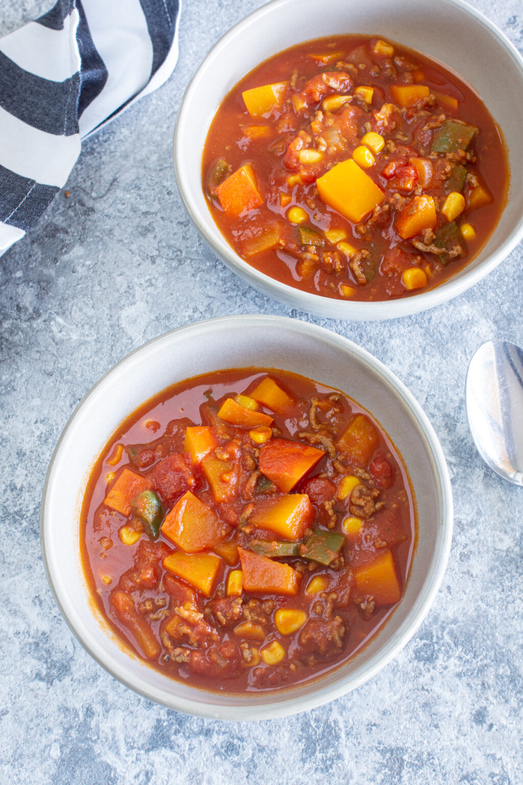 Kürbis con Carne | Herbstlicher Eintopf - LieberBacken