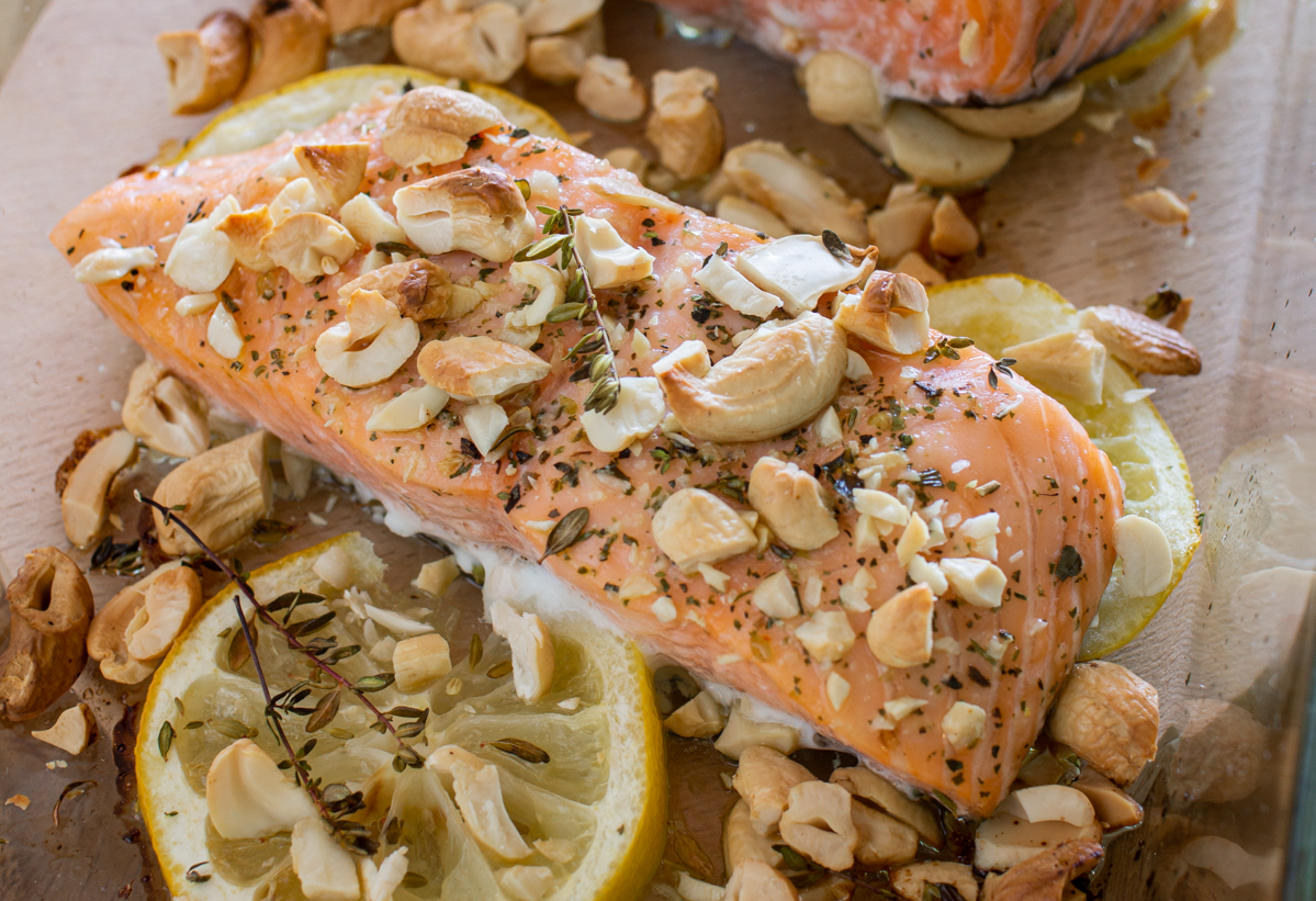 Lachsfilet vom Backrohr mit Cashewnüssen