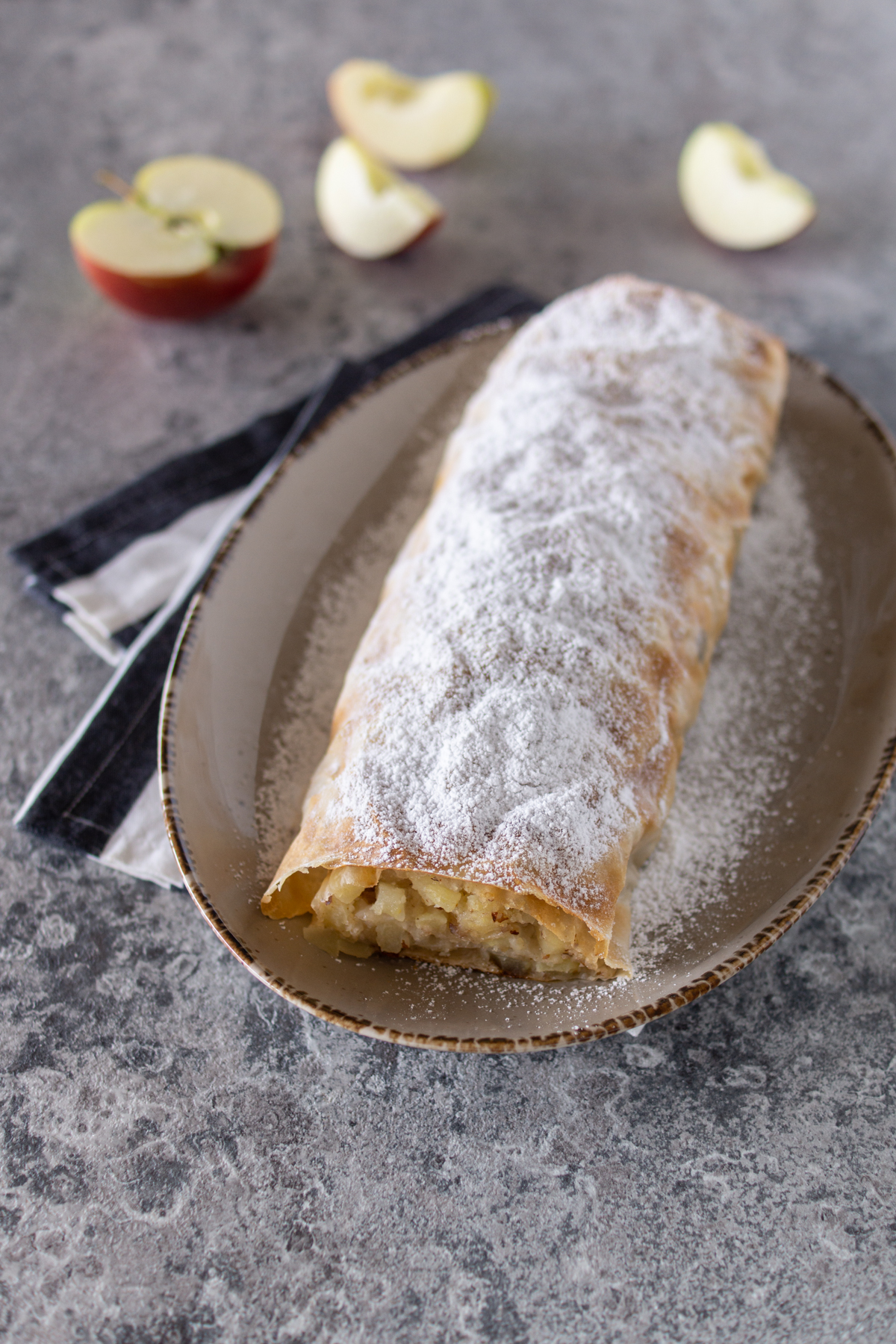 Saftiger Apfelstrudel nach einfachem Rezept