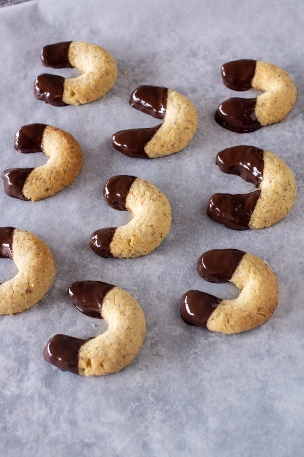 Mandelkipferl | Kleine Mandelhörnchen - LieberBacken