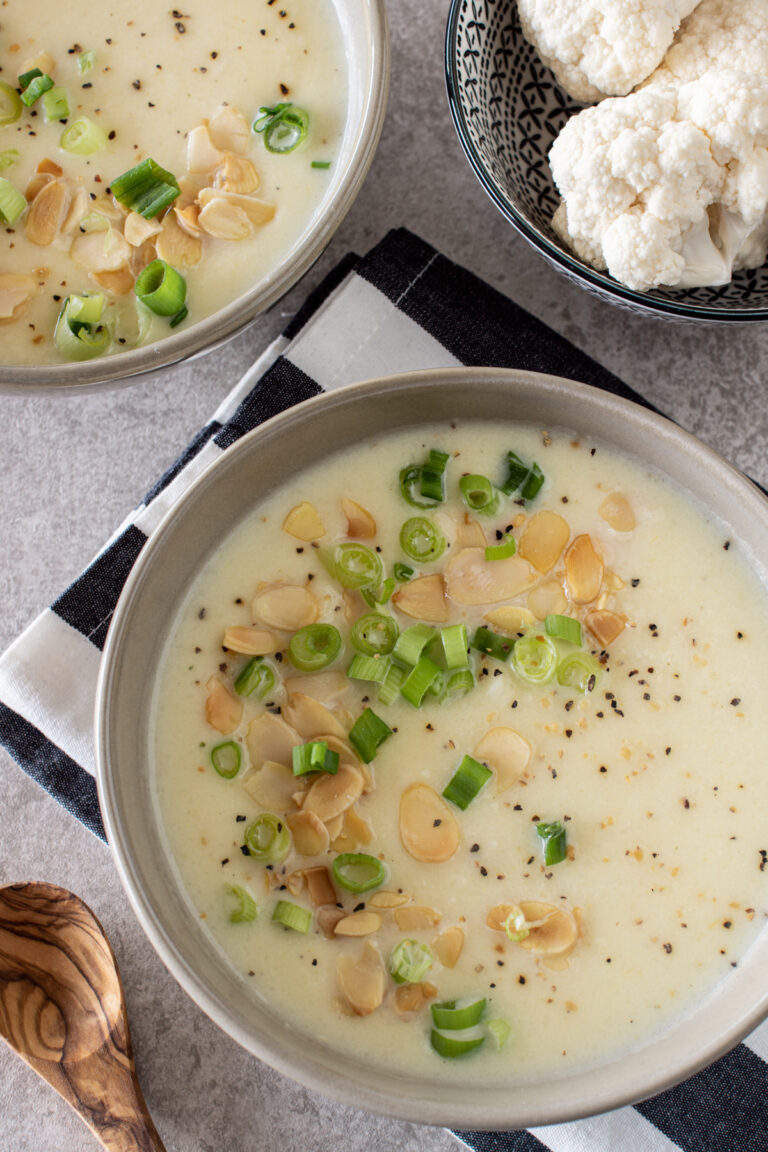 Blumenkohl-Cremesuppe mit Kartoffeln - LieberBacken