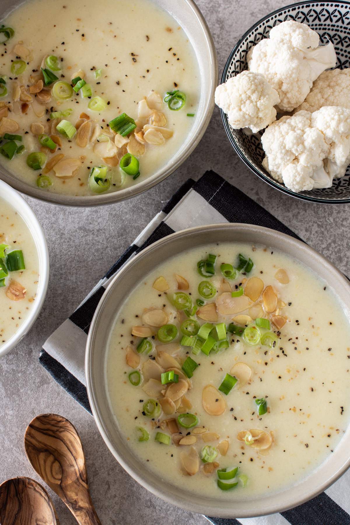 Blumenkohlcremesuppe mit wenigen Zutaten | Einfaches Rezept