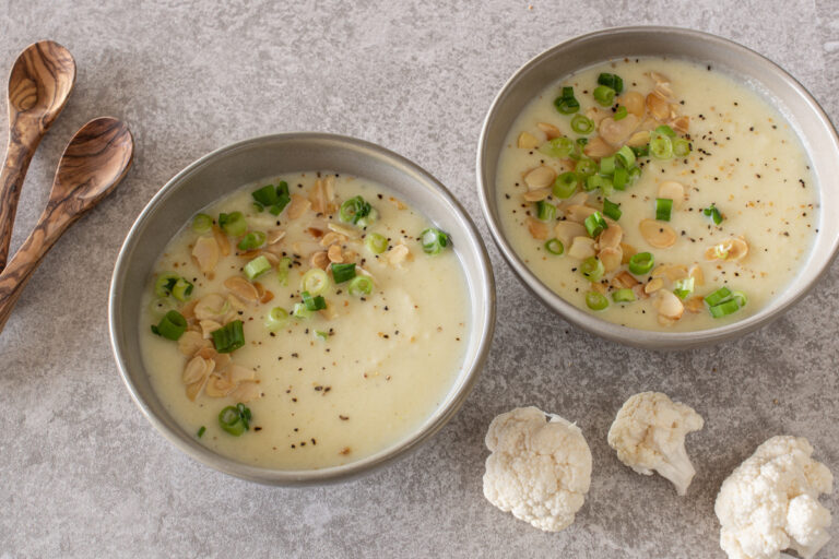 Blumenkohl-Cremesuppe mit Kartoffeln - LieberBacken