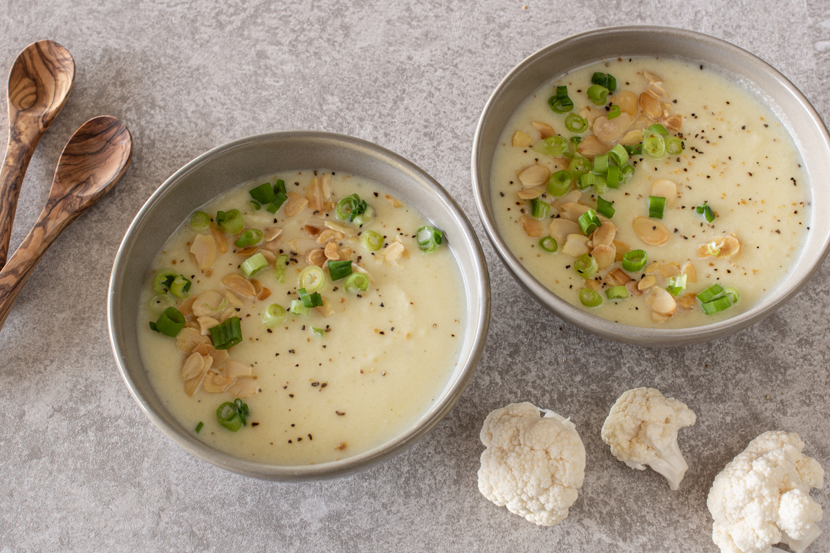 Schnelle Blumenkohlcrenesuppe mit Kartoffeln