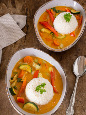 Vegetarisches Zitronengras Curry mit Reis