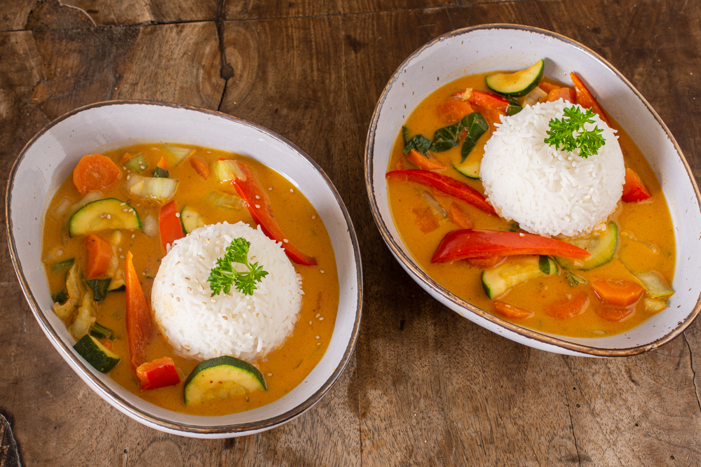Vegetarisches Zitronengras Curry mit Reis - LieberBacken