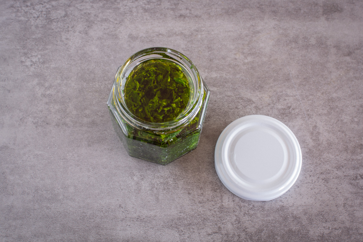 Bärlauchpaste mit Öl und Salz selber machen