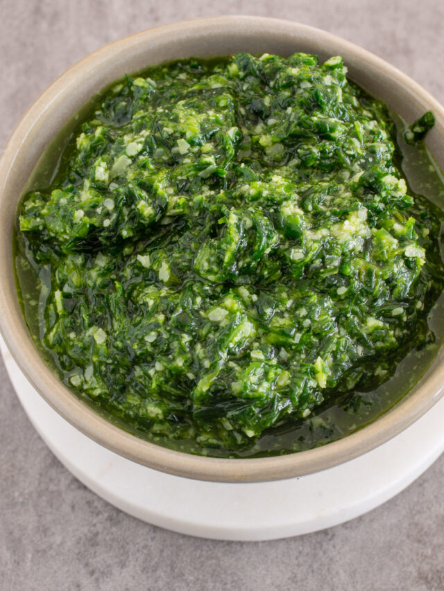 Einfaches Zitronenmelissen-Pesto - LieberBacken Einfaches Zitronenmelissen-Pesto - LieberBacken