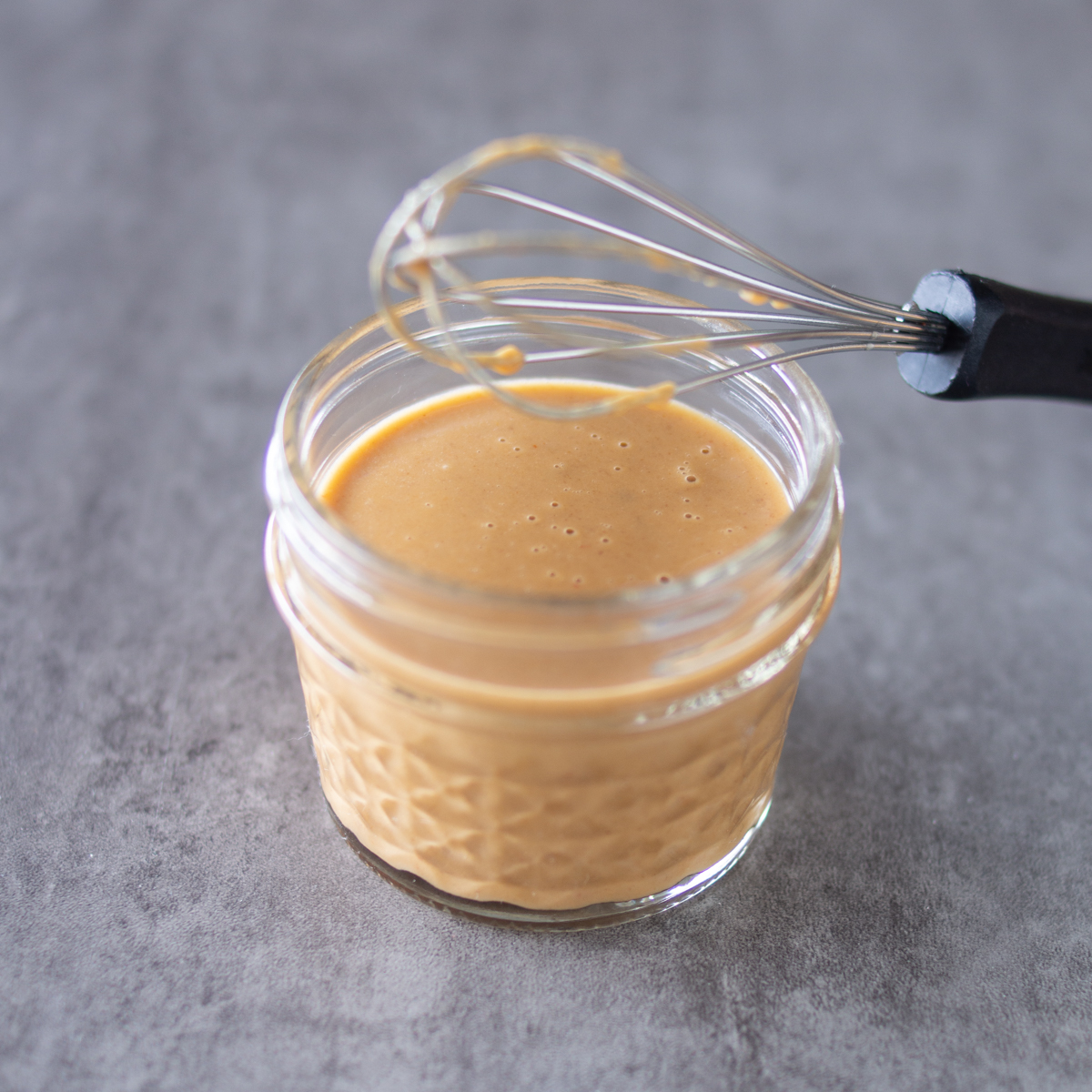 Erdnussdressing für Bowls und Salate