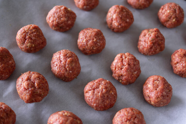 Hackbällchen im Ofen | 30-Minuten Rezept - LieberBacken Hackbällchen im Ofen | 30-Minuten Rezept - LieberBacken