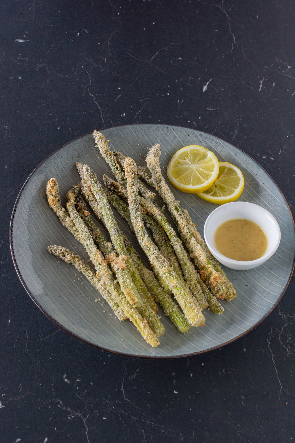 Spargel im Ofen zubereiten | Einfaches, knuspriges Rezept