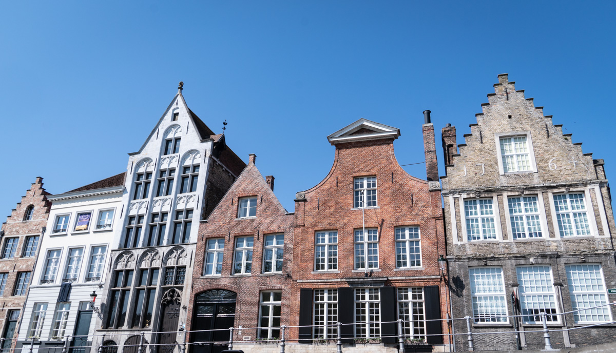 Architektur in der Spiegelrei, Brügge