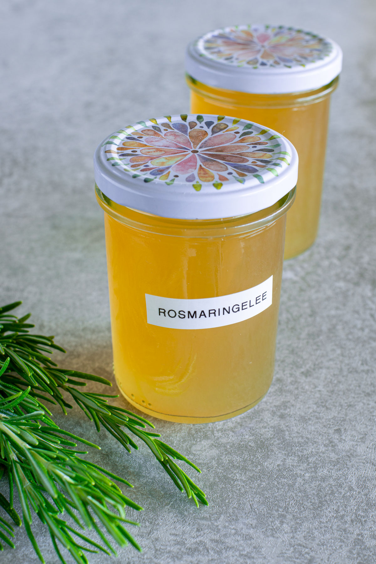 Festes Gelee mit Rosmarin